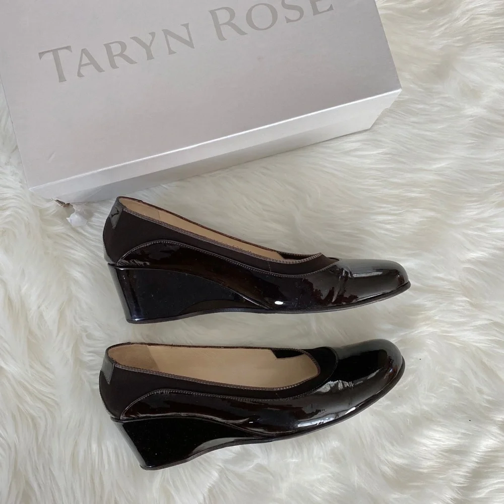 Taryn Rose Anala chocolate patent wedges, Sz. 39.5